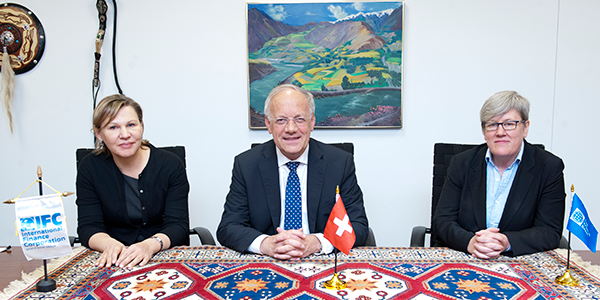 Nena Stoiljkovic, Vice President, Business Advisory Services, IFC with Johann N. Schneider-Amman, Swiss Minister of Economic Affairs, Education and Research and Rachel Kyte, Vice President, Sustainable Development Network of the World Bank
